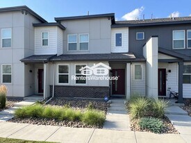 19201 E 64th Ave in Denver, CO - Building Photo