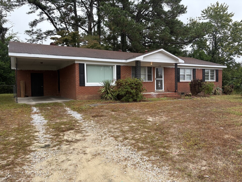 6192 Timberland Dr in Fayetteville, NC - Foto de edificio