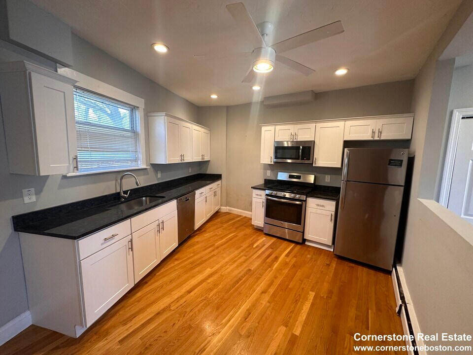 36 Thomas Park, Unit 2 in Boston, MA - Building Photo
