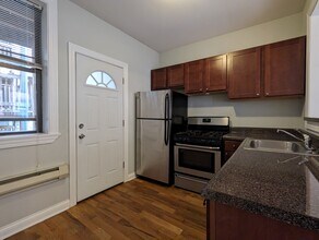 4417 N Wolcott Ave, Unit 19-B2 in Chicago, IL - Building Photo - Building Photo