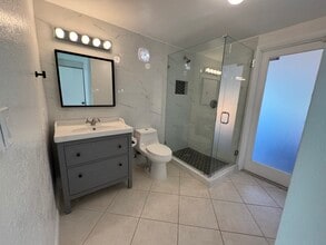 3235 SW 23rd St, Unit B in Fort Lauderdale, FL - Foto de edificio - Building Photo