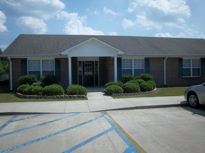 Angela Meadows in Albertville, AL - Foto de edificio