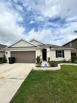 7722 Skiron Ln in Mont Belvieu, TX - Building Photo