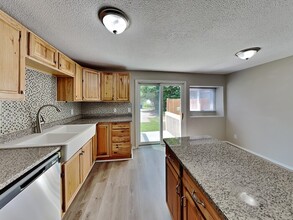 1910 W Chelton Ave in St. Paul, MN - Building Photo - Building Photo