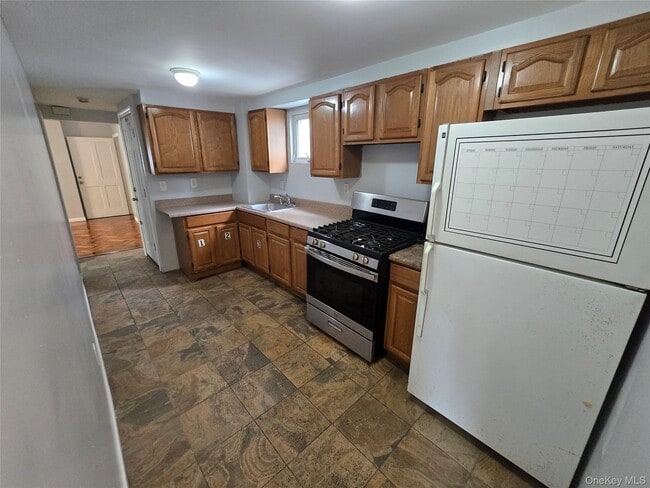 property at 115-29 198th St