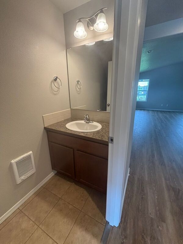 210 La Casa St in Eugene, OR - Building Photo - Building Photo