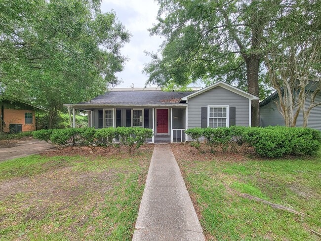 property at 1110 Woods Dr