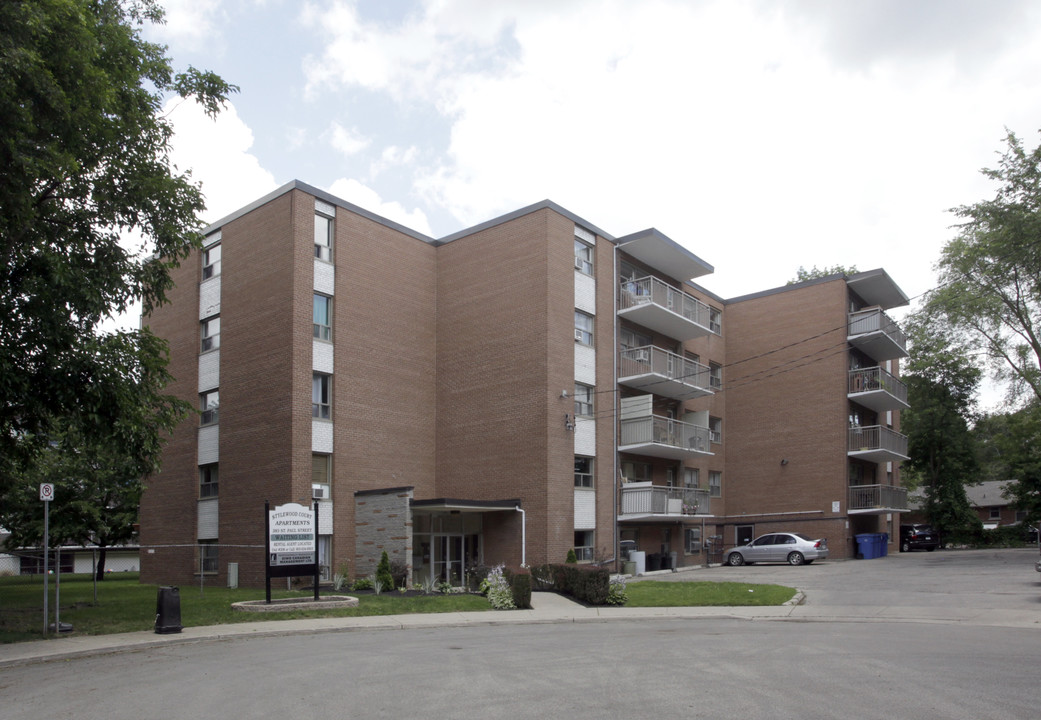 Stylewood Court in Burlington, ON - Building Photo