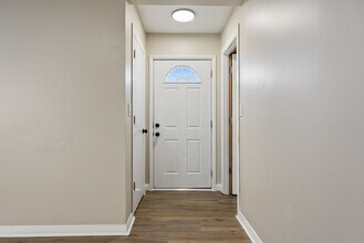 2811 SE 125th Ave in Portland, OR - Building Photo - Building Photo