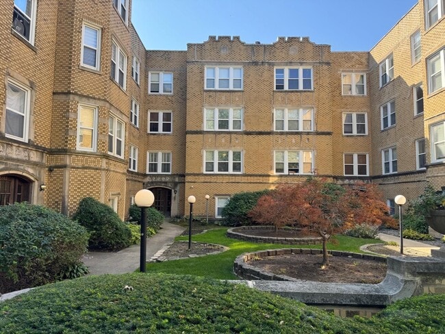 6316 N Richmond St in Chicago, IL - Building Photo - Building Photo