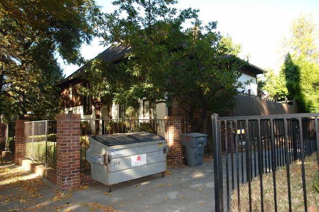 650 Esplanade Rd in Chico, CA - Foto de edificio - Building Photo