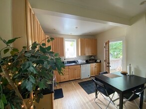 5335 42nd Pl NW, Unit 4 in Washington, DC - Building Photo - Building Photo