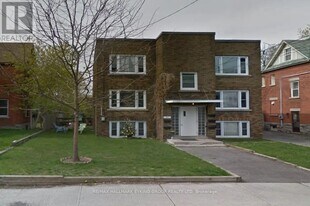 131 Hawthorne Ave in Ottawa, ON - Building Photo