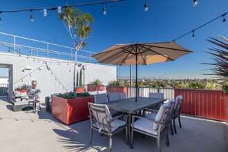 Cloud Nine in Los Angeles, CA - Building Photo - Building Photo