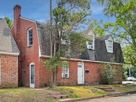 710 Wythe Ln, Unit 710 A Wythe Lane in Williamsburg, VA - Building Photo