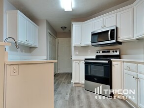 180 Lassiter Dr in Covington, GA - Building Photo - Building Photo
