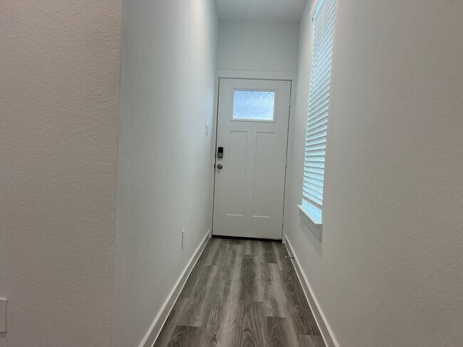 3220 Crown Gate Dr in Houston, TX - Building Photo - Building Photo