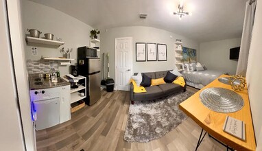 780 NW 141st St in Miami, FL - Foto de edificio - Building Photo