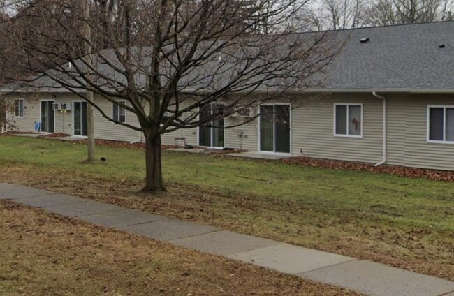 1500 Fruit St in Algonac, MI - Building Photo - Building Photo