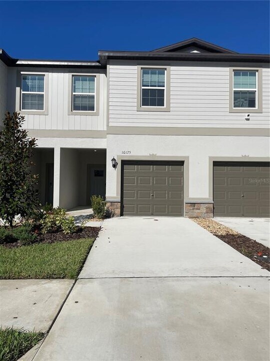 10175 Trumpet Honeysuckle Wy in San Antonio, FL - Building Photo