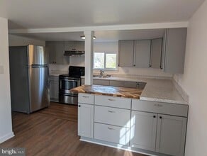 3296 Williamson Rd in Greencastle, PA - Building Photo - Building Photo