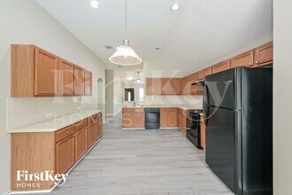 17111 Cutter Way in Crosby, TX - Building Photo - Building Photo