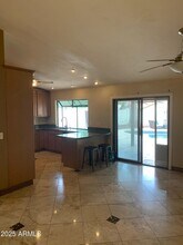 435 E Larkspur Ln in Tempe, AZ - Building Photo - Building Photo