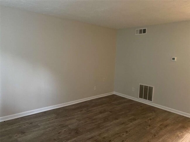 379 Mimosa Dr in Buford, GA - Building Photo - Building Photo