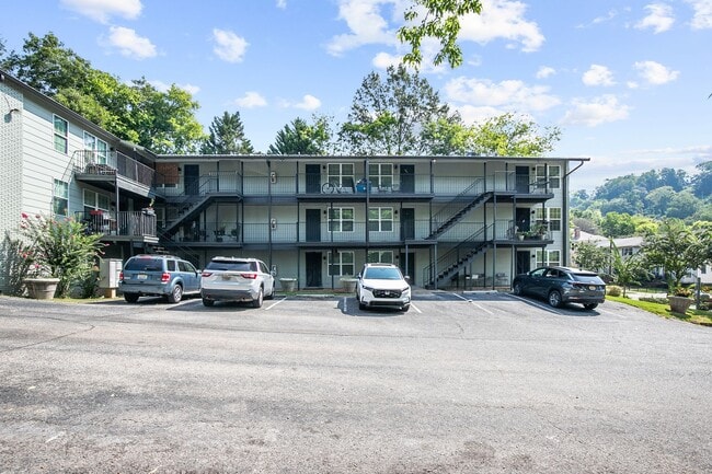 Cambridge in Birmingham, AL - Foto de edificio - Building Photo
