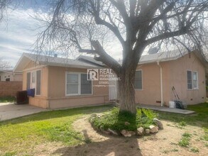 43360 7th St E in Lancaster, CA - Building Photo - Building Photo