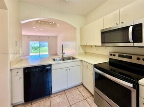 15800 SW 92nd Ave in Palmetto Bay, FL - Building Photo - Building Photo