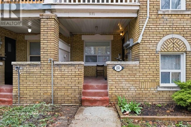251 High Park Ave in Toronto, ON - Building Photo - Building Photo