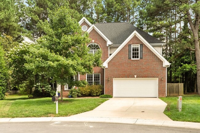 property at 8 Queensland Ct