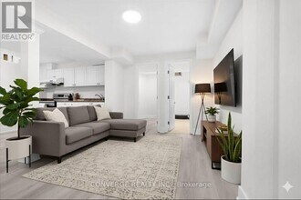 3 Plowman Dr in Ajax, ON - Building Photo - Building Photo