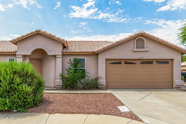 2129 E Danbury Rd in Phoenix, AZ - Building Photo - Building Photo