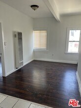 524 1/2-524 1/2 W Vernon Ave in Los Angeles, CA - Building Photo - Building Photo