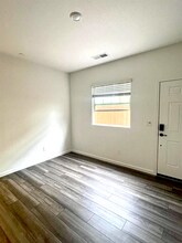 3065 Newfoundland Dr, Unit Suite in Roseville, CA - Building Photo - Building Photo