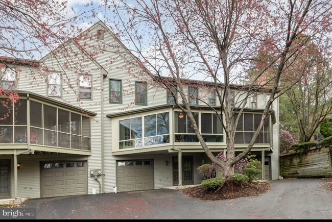 1123 Wicklow Ct in Hummelstown, PA - Building Photo - Building Photo