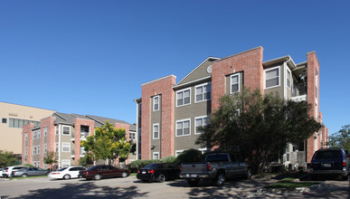 AveCDC Washington Courtyards in Houston, TX - Building Photo - Building Photo