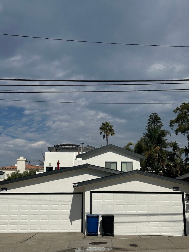 property at 923 6th St