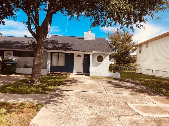property at 132 Hummingbird St