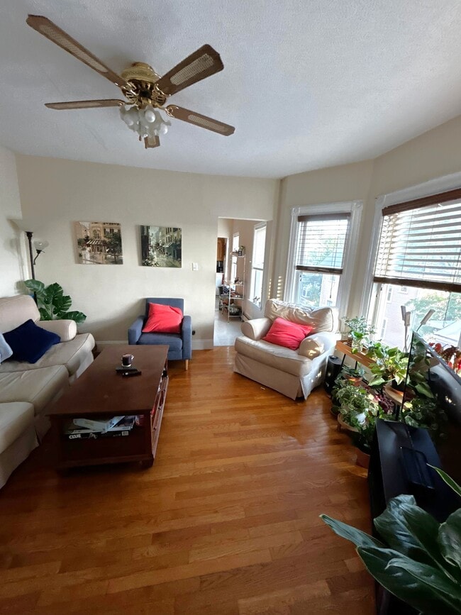 27 Ibbetson St, Unit 3 in Somerville, MA - Building Photo - Building Photo