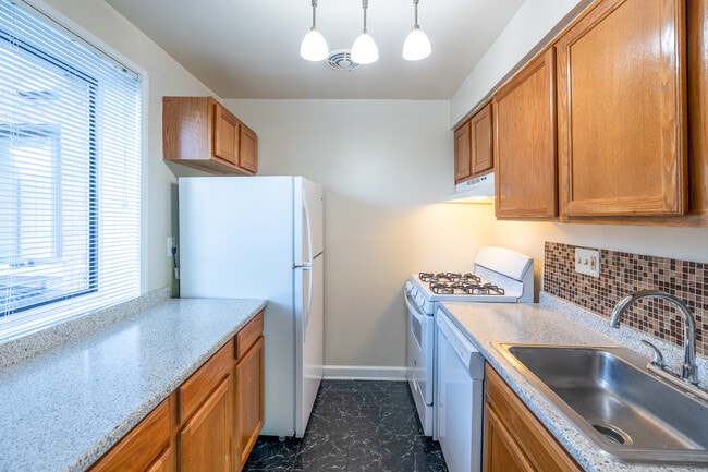 Madison Park Apartments in Hyattsville, MD - Foto de edificio - Interior Photo