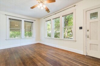 1103 W 22nd St in Austin, TX - Foto de edificio - Building Photo