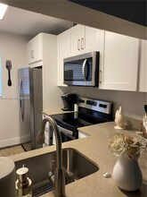 10321 NW 11th St in Pembroke Pines, FL - Building Photo - Building Photo