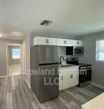 3734 53rd Ave N in St. Petersburg, FL - Building Photo - Building Photo