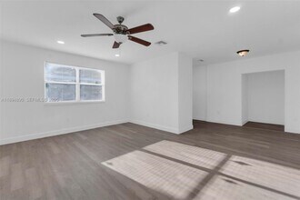 3051 NW 77th St in Miami, FL - Building Photo - Building Photo