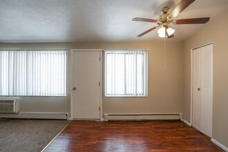 Pinecrest Apartments in Broadview Heights, OH - Building Photo - Interior Photo