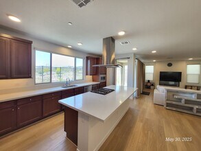 12143 Glentana Vw St in Las Vegas, NV - Building Photo - Building Photo