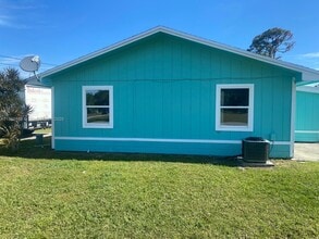 6503 Palomar Pkwy in Fort Pierce, FL - Building Photo - Building Photo